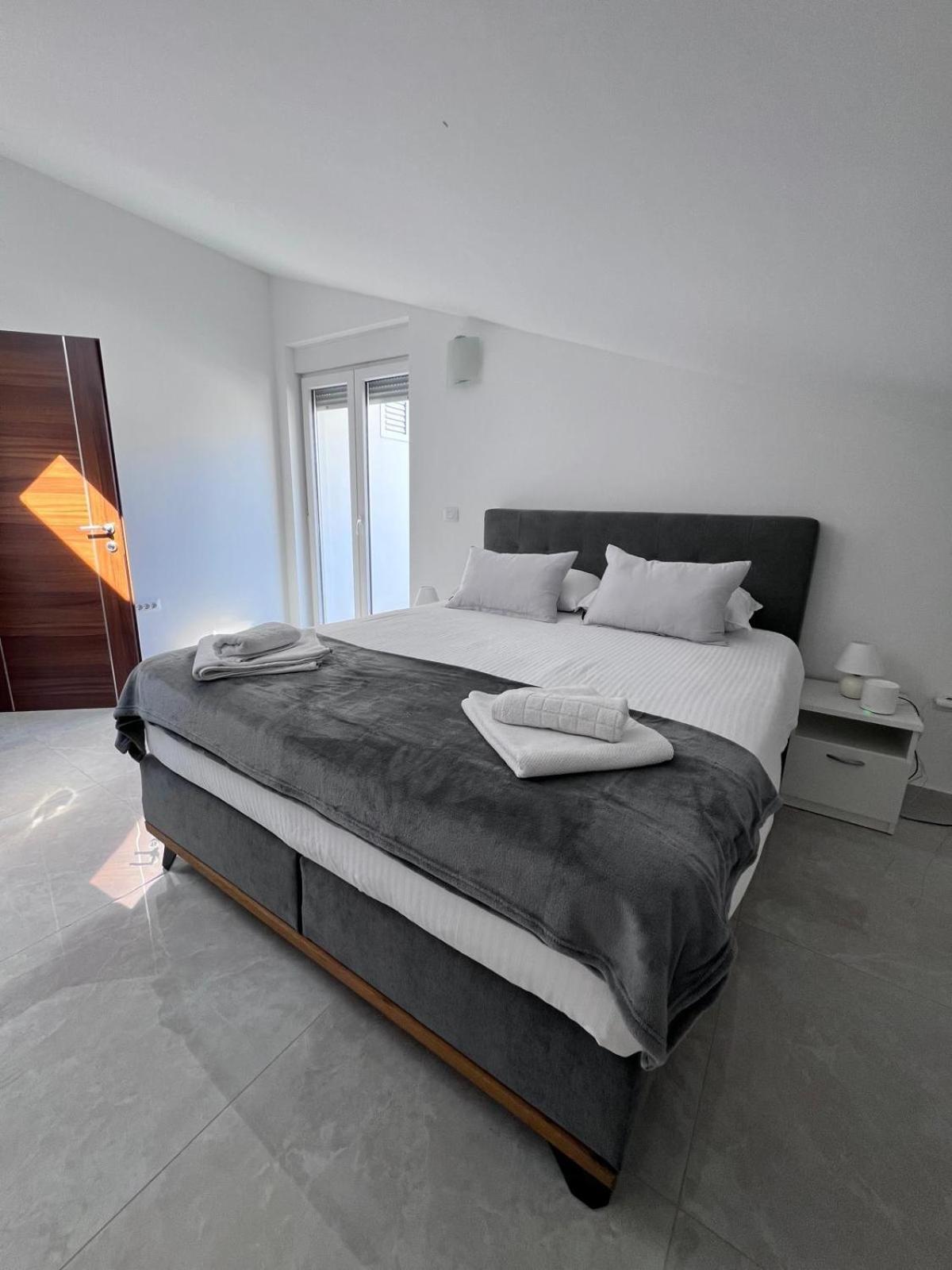 Seascape Deluxe Residence Pjescana Uvala Exterior photo
